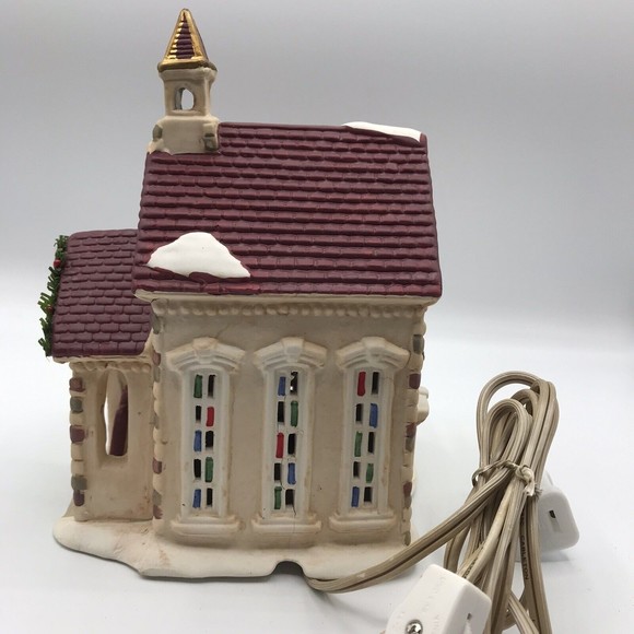 Vintage Christmas Valley 1992 Collector’s Series Lighted Village Church … - Picture 7 of 16